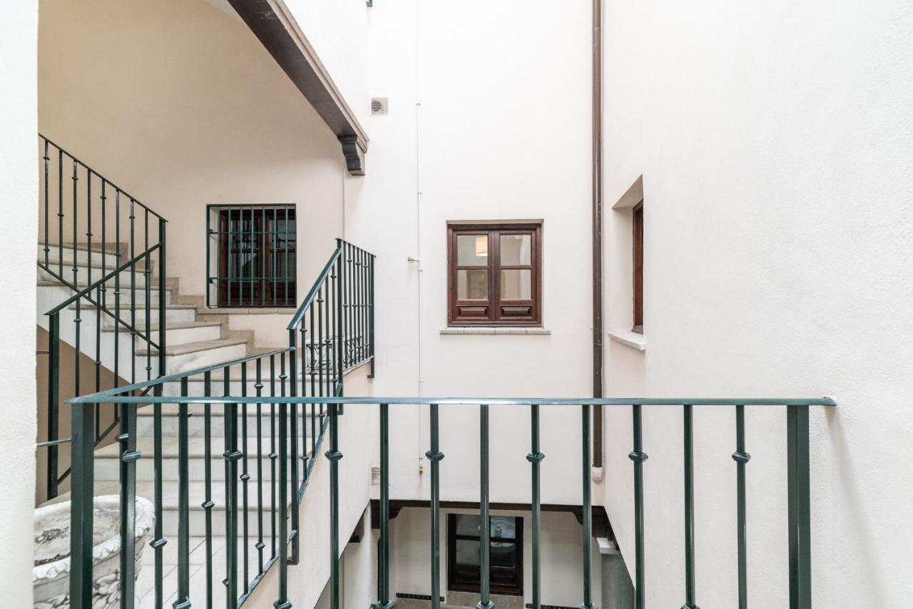 Moderno Apartamento Centro De Granada 2 Eksteriør billede
